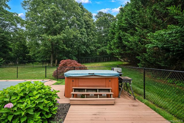 35 Scout Trail, Ridge, NY 11961