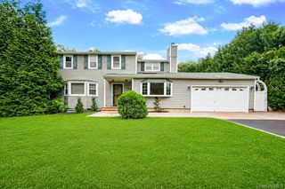 35 Scout Trail, Ridge, NY 11961