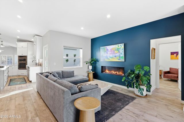 406 W COLTER Street, Phoenix, AZ 85013