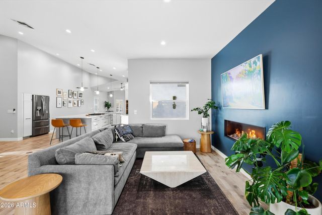 406 W COLTER Street, Phoenix, AZ 85013