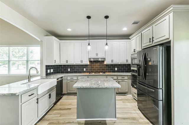 235 N Waterstone Drive, Montgomery, TX 77356