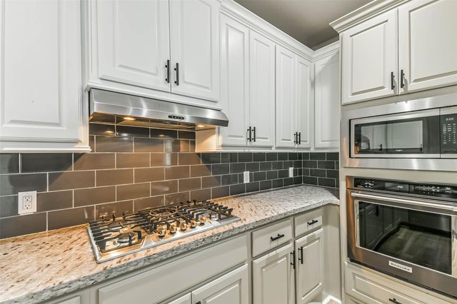 235 N Waterstone Drive, Montgomery, TX 77356