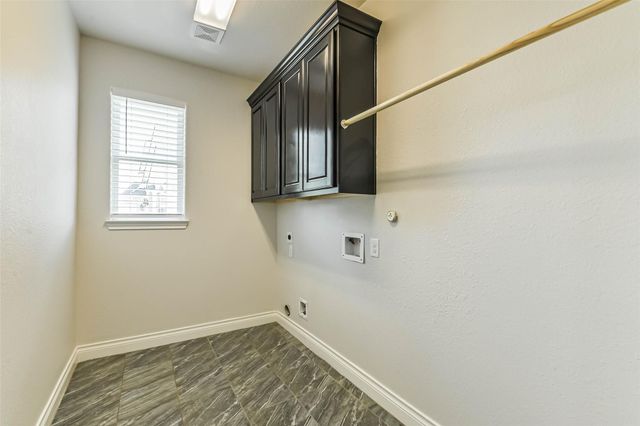 235 N Waterstone Drive, Montgomery, TX 77356