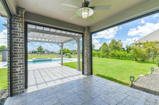 235 N Waterstone Drive, Montgomery, TX 77356