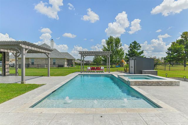 235 N Waterstone Drive, Montgomery, TX 77356