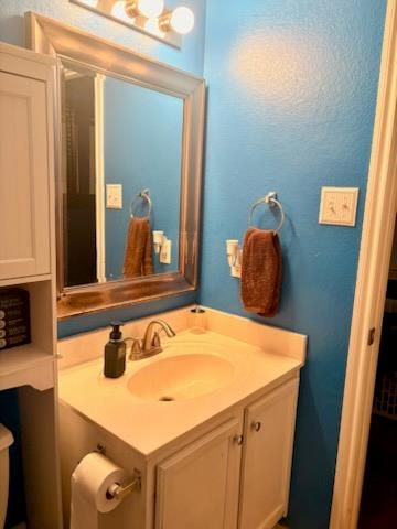 408 Mossy Rock DR, Hutto, TX 78634