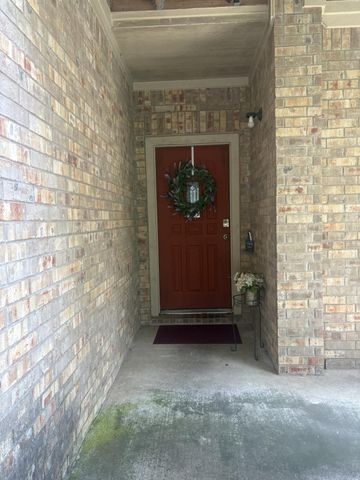 408 Mossy Rock DR, Hutto, TX 78634