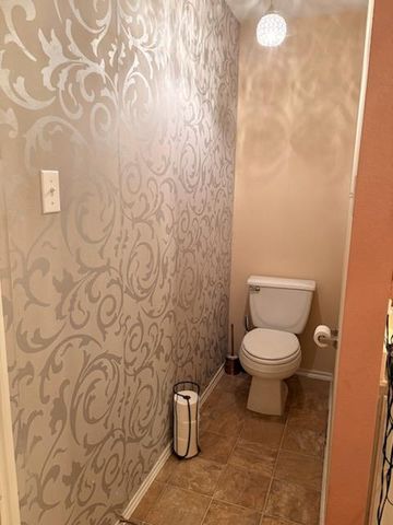 408 Mossy Rock DR, Hutto, TX 78634