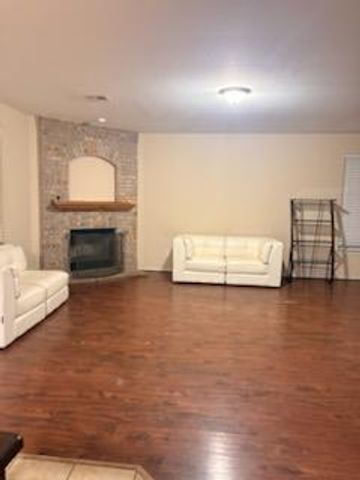 408 Mossy Rock DR, Hutto, TX 78634
