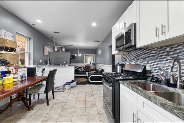 8222 S Maryland Avenue, Chicago, IL 60619