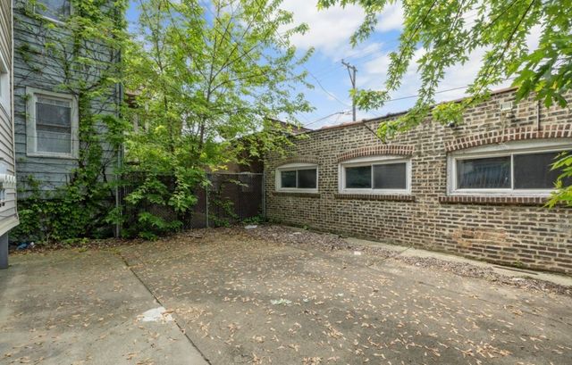 8222 S Maryland Avenue, Chicago, IL 60619