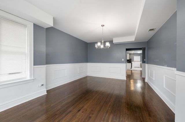 8222 S Maryland Avenue, Chicago, IL 60619