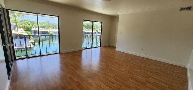 16504 Bridge End Road 16504, Miami Lakes, FL 33014