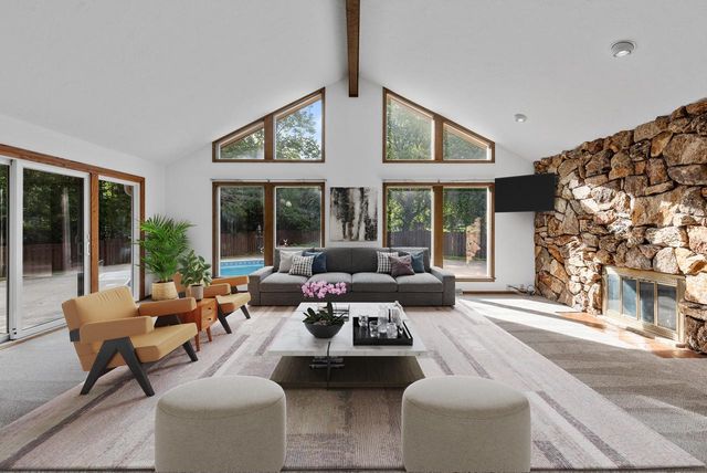 W162N8224 Tamarack COURT, Menomonee Falls, WI 53051