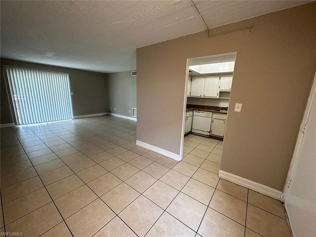 1830 Maravilla AVE 303, Fort Myers, FL 33901