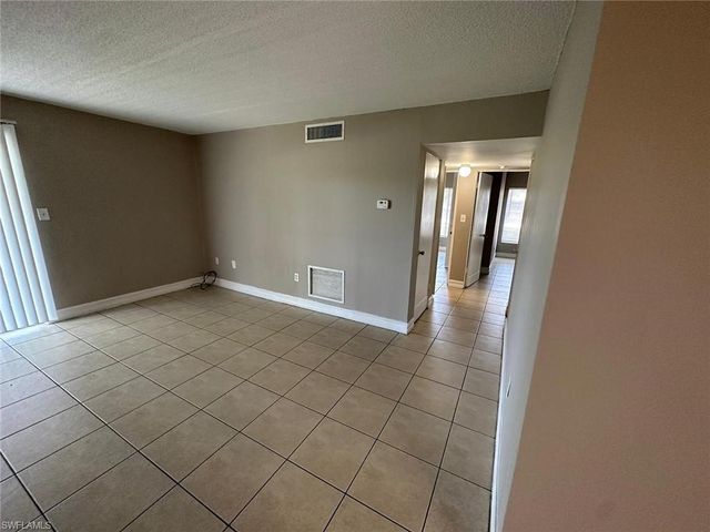 1830 Maravilla AVE 303, Fort Myers, FL 33901
