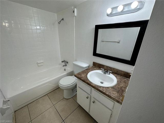 1830 Maravilla AVE 303, Fort Myers, FL 33901