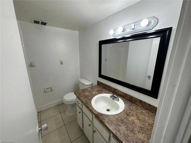 1830 Maravilla AVE 303, Fort Myers, FL 33901