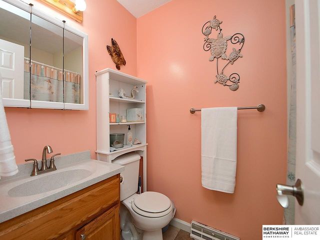 8609 S 46th Avenue, Omaha, NE 68157