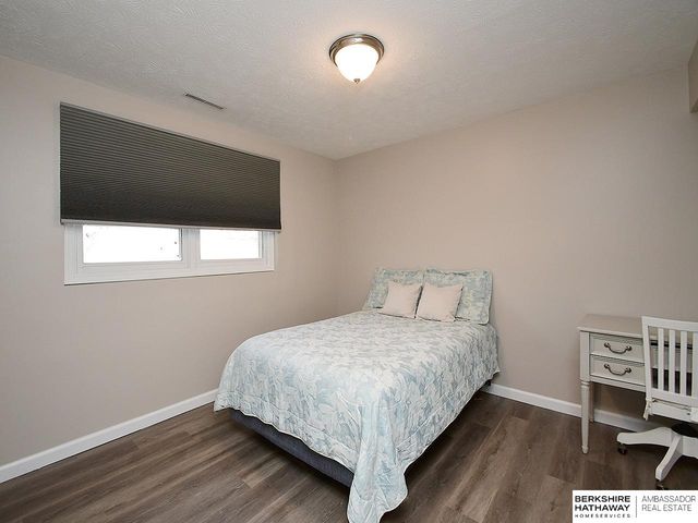 8609 S 46th Avenue, Omaha, NE 68157