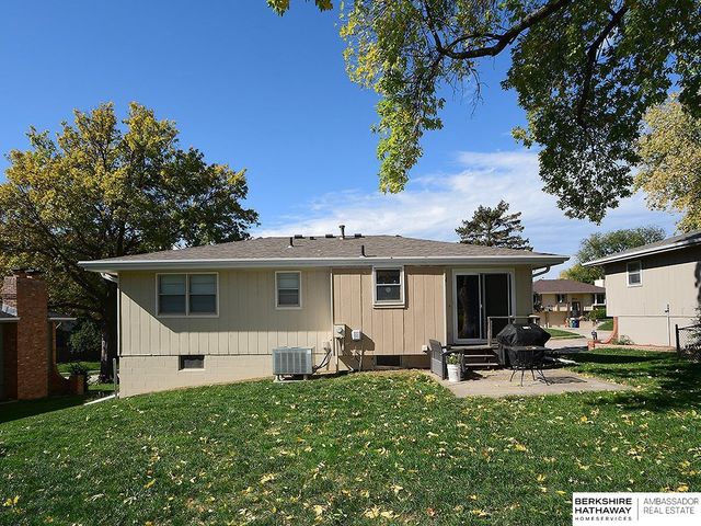 8609 S 46th Avenue, Omaha, NE 68157