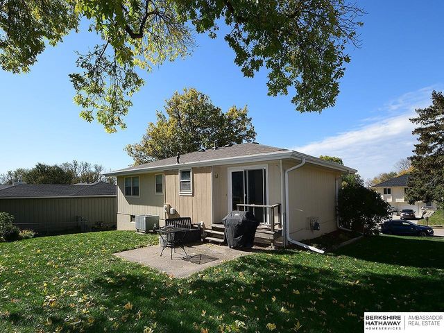 8609 S 46th Avenue, Omaha, NE 68157