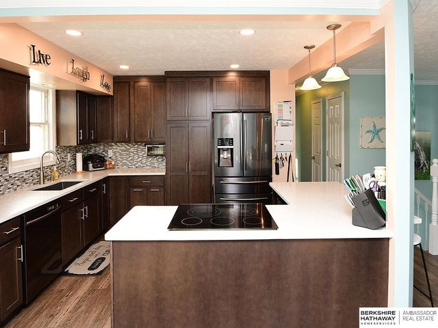 8609 S 46th Avenue, Omaha, NE 68157