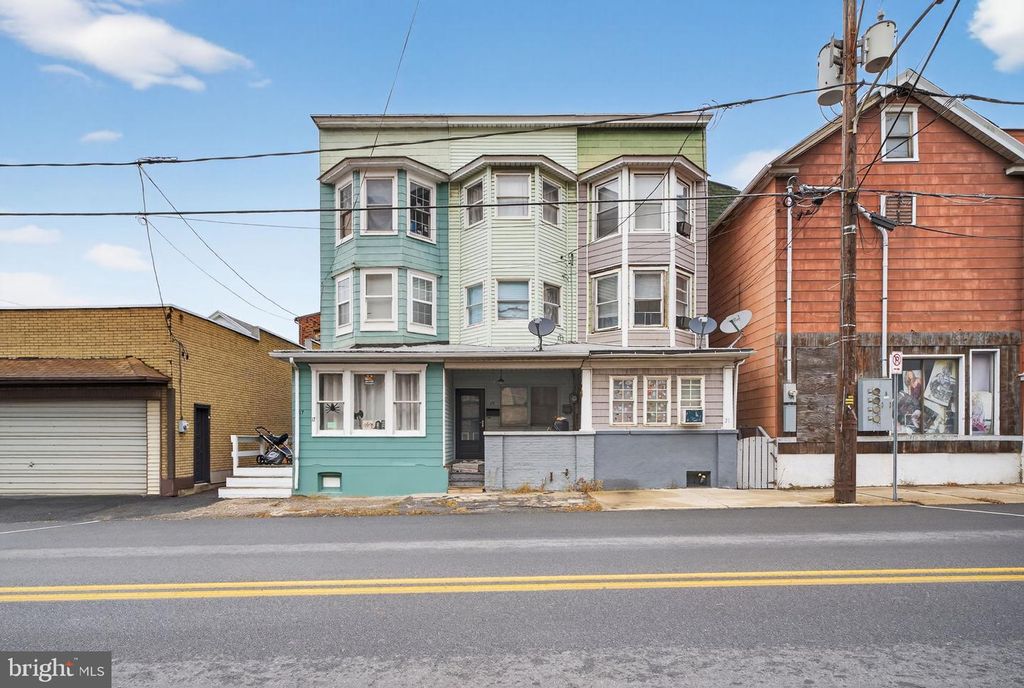 19 E PATTERSON ST, Lansford, PA 18232