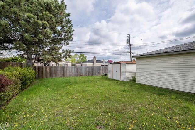 13441 Carol Avenue, Warren, MI 48088