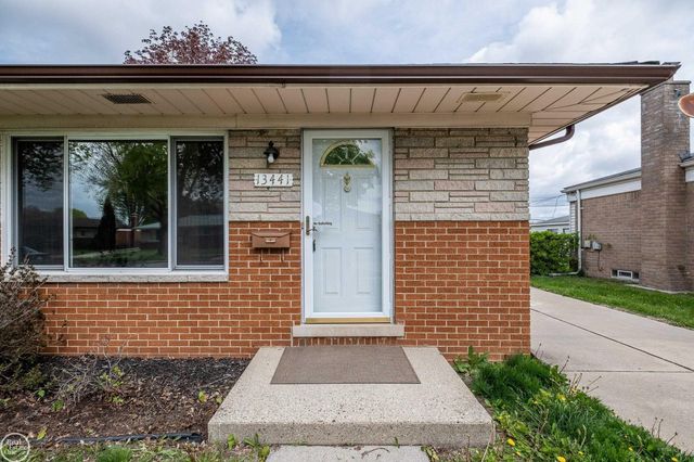 13441 Carol Avenue, Warren, MI 48088