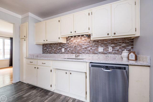 13441 Carol Avenue, Warren, MI 48088