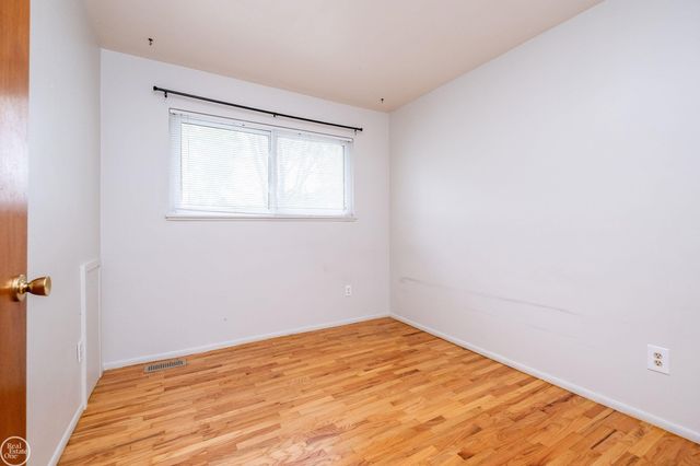 13441 Carol Avenue, Warren, MI 48088