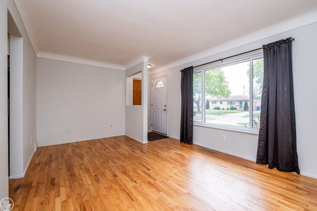 13441 Carol Avenue, Warren, MI 48088