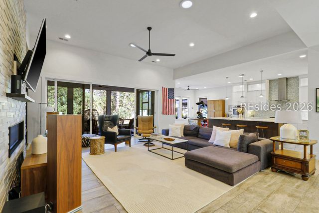 2 Fiddler Crab Ct, Bluffton, SC 29910