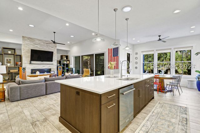 2 Fiddler Crab Ct, Bluffton, SC 29910