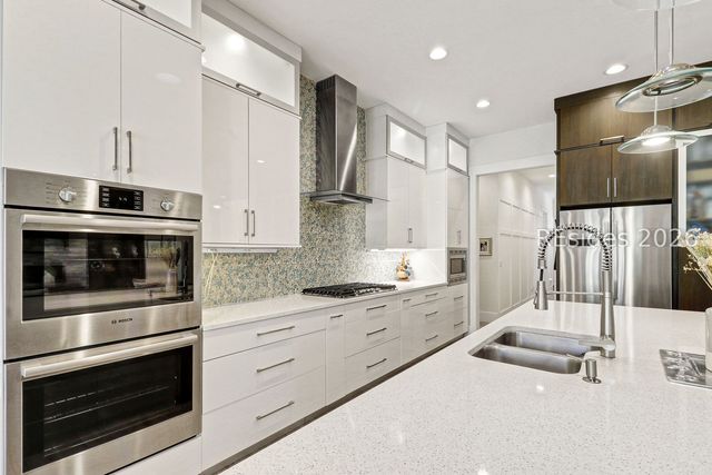 2 Fiddler Crab Ct, Bluffton, SC 29910