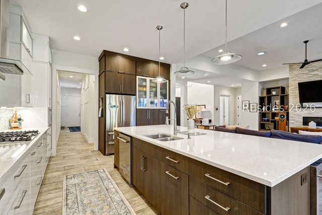 2 Fiddler Crab Ct, Bluffton, SC 29910