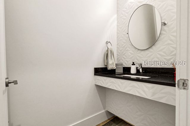 2 Fiddler Crab Ct, Bluffton, SC 29910