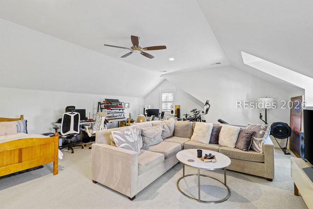 2 Fiddler Crab Ct, Bluffton, SC 29910