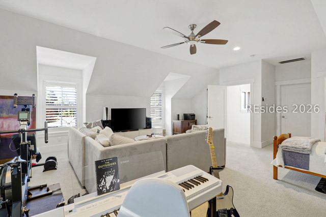 2 Fiddler Crab Ct, Bluffton, SC 29910