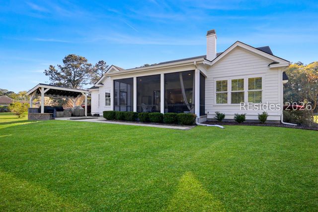 2 Fiddler Crab Ct, Bluffton, SC 29910