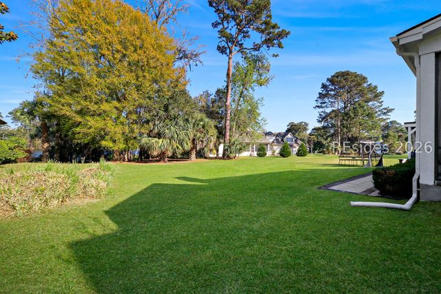 2 Fiddler Crab Ct, Bluffton, SC 29910