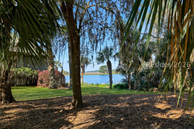 2 Fiddler Crab Ct, Bluffton, SC 29910