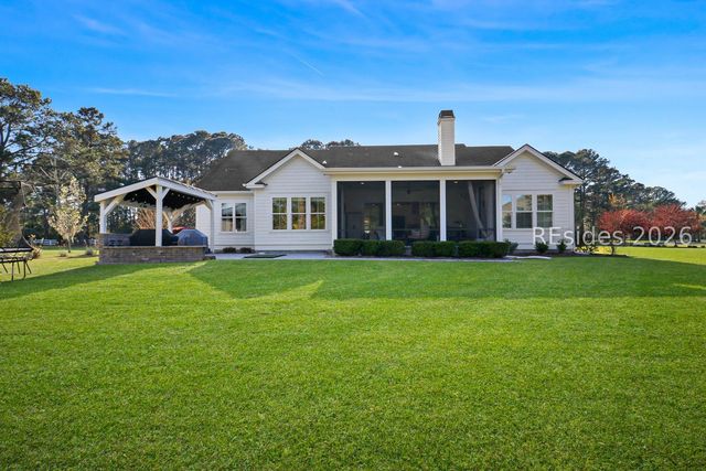 2 Fiddler Crab Ct, Bluffton, SC 29910