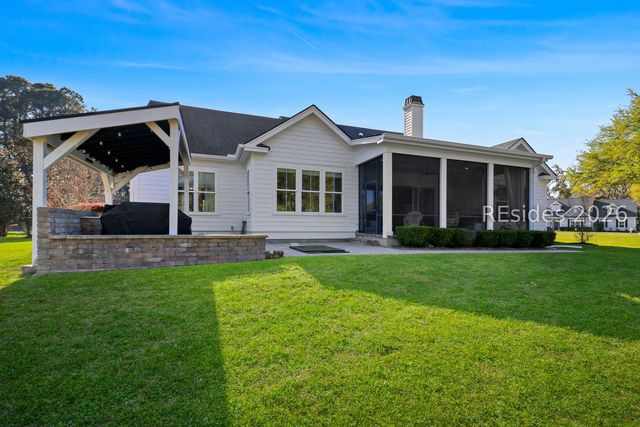 2 Fiddler Crab Ct, Bluffton, SC 29910