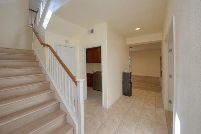 1441 Shearwater Dr, Patterson, CA 95363