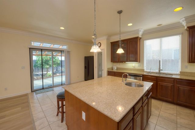 1441 Shearwater Dr, Patterson, CA 95363