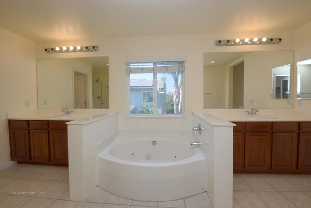 1441 Shearwater Dr, Patterson, CA 95363