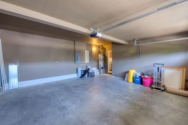 1441 Shearwater Dr, Patterson, CA 95363