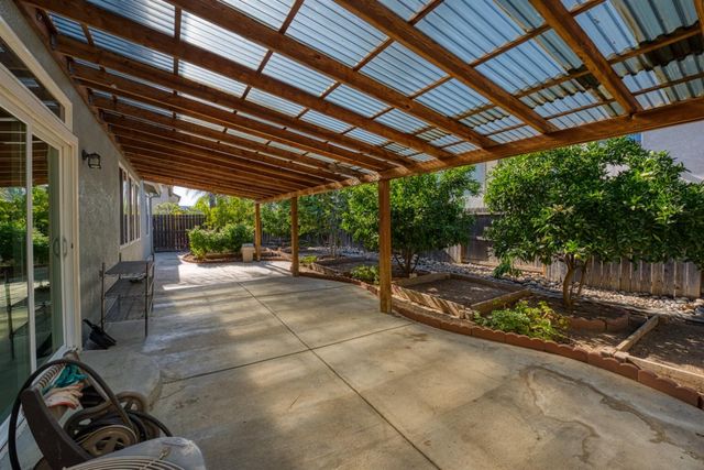 1441 Shearwater Dr, Patterson, CA 95363